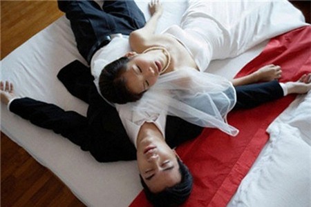 phi cuoi voi nhung tam su ve tinh huong kho do trong dem tan hon - 2