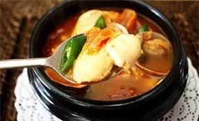 4 biến tấu cho món canh kim chi ngon "quên sầu" - 2