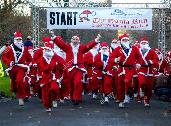 giat minh voi hinh anh "hiem thay" cua ong gia noel hinh anh 12