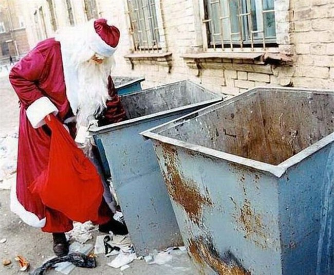 giat minh voi hinh anh "hiem thay" cua ong gia noel hinh anh 3