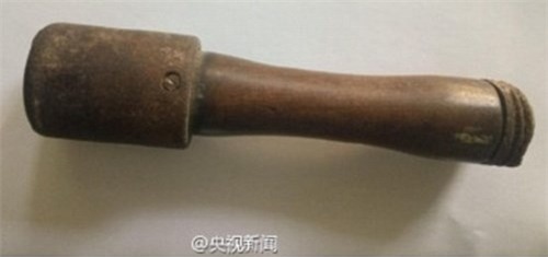 Dùng lựu đạn làm... chày suốt 25 năm mà không hay biết ảnh 1