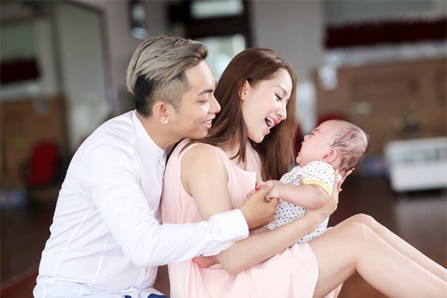 Những cuộc tình chị em trong showbiz Việt: Yêu thì cứ yêu thôi! - Ảnh 6.