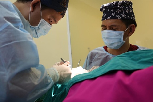 Nang cap vong mot: Coi chung bien chung nguy hiem hinh anh 1