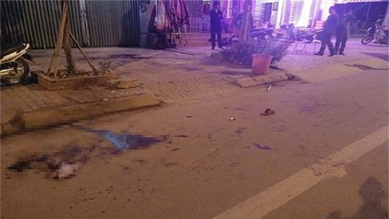 Trọng án ở Hà Nội: Nam thanh niên bị chém gần đứt cổ vì can bạn đánh nhau