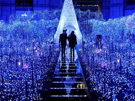 Hình ảnh Giáng sinh lung linh sắc màu trên khắp thế giới