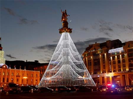 Hình ảnh Giáng sinh lung linh sắc màu trên khắp thế giới