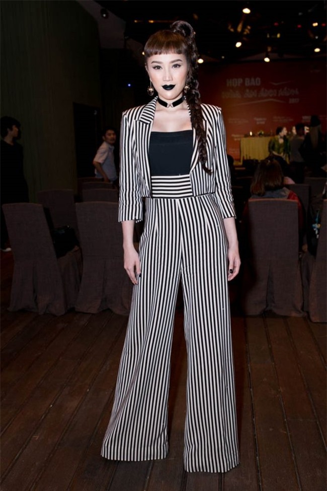 thanh hang "at via" sieu mau dat gia nhat the gioi luc nay bang doi chan dai 1m12 - 3