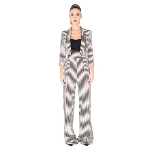 thanh hang "at via" sieu mau dat gia nhat the gioi luc nay bang doi chan dai 1m12 - 8