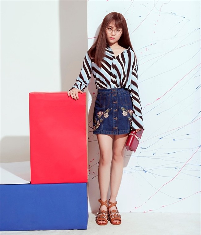 Vẻ đẹp của nữ game thủ Việt được YouTube trao nút bạc - Ảnh 2.