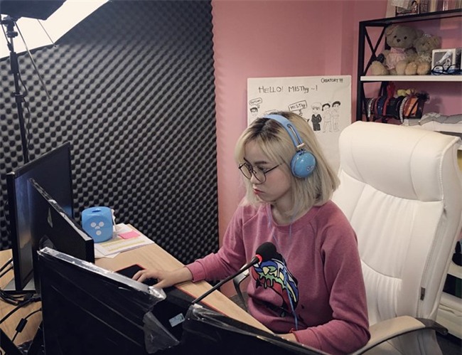 Vẻ đẹp của nữ game thủ Việt được YouTube trao nút bạc - Ảnh 3.