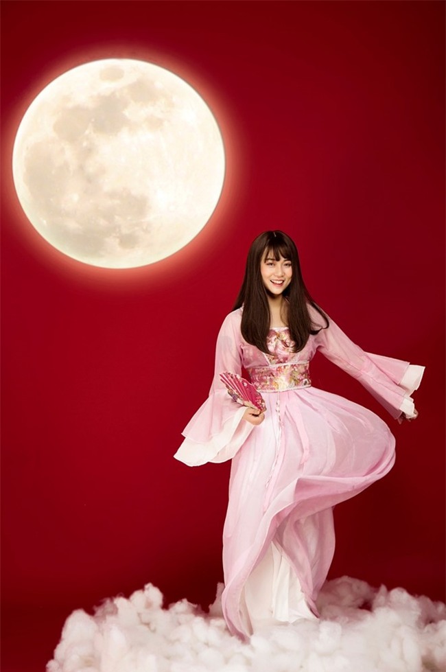 Vẻ đẹp của nữ game thủ Việt được YouTube trao nút bạc - Ảnh 7.