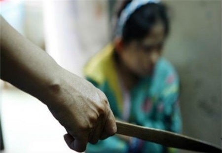 Kết quả hình ảnh cho Đâm vợ trọng thương vì nghi ngoại tình với “cột chèo” docbao.vn