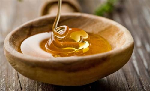 tron 2 vien vitamin e voi mat ong xem dieu ki dieu gi se xay ra - 2