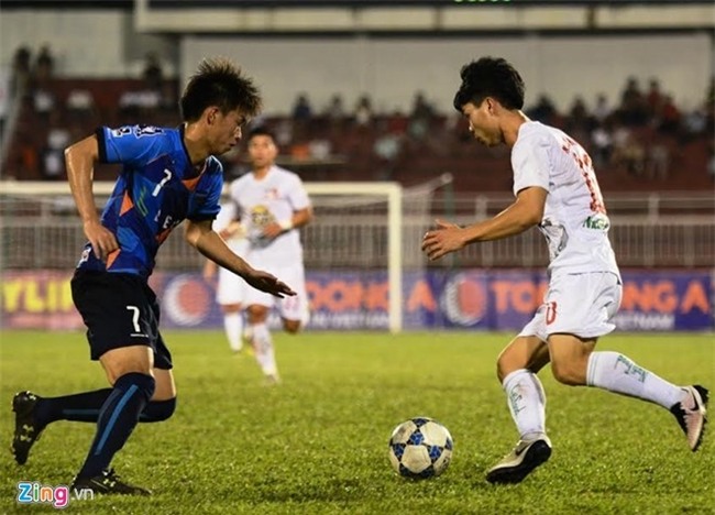 Thay Giom: 'Trong tai bo qua 2 qua penalty cua HAGL' hinh anh 2