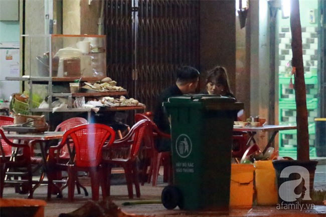 Trấn Thành mua chè, đưa Hari Won đi ăn đêm trước ngày cưới - Ảnh 12.