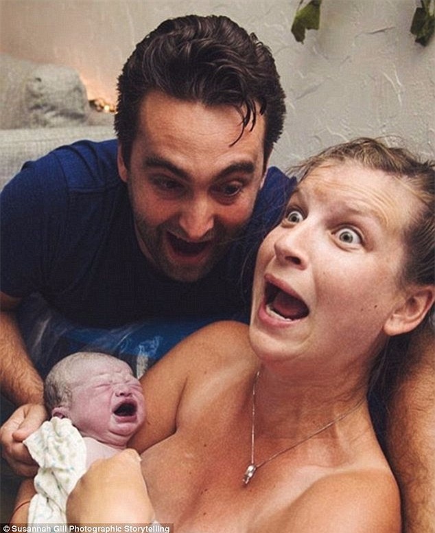 Những bức ảnh thể hiện tình yêu thương của cha mẹ gây xúc động nhất năm 2016 - Ảnh 3.