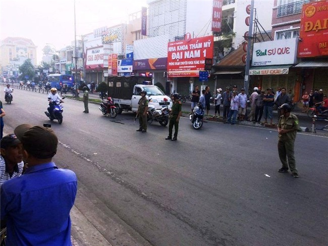 truy tim xe container can chet nguoi, bo tron hinh anh 1