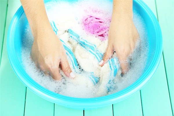 Cứ giặt quần áo kiểu này đi rồi hối hận không kịp vì đẩy cả nhà vào ung thư - Ảnh 2.