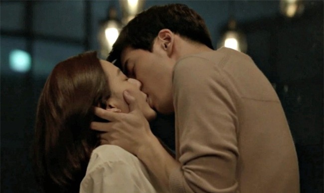 Hoang mang tột độ với kết quả nhận được từ buổi tối mặn nồng bên tình cũ sau buổi họp lớp - Ảnh 1.