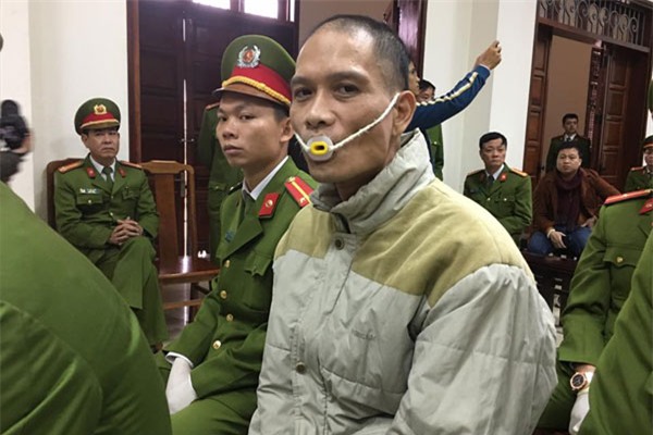 nõi dau chát chòng phía sau phien xu ke thảm sát 4 ba chau hinh anh 1