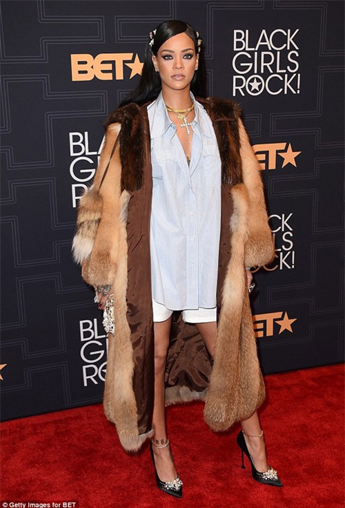 ao long bi "nem da" mot thoi cua son tung bat ngo tro thanh mot moi - 2