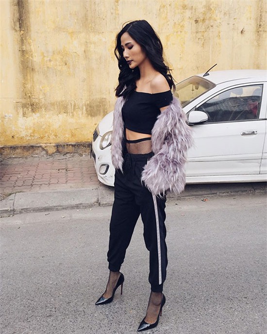 cach mix quan jeans voi tat luoi hot nhat dai thien ha dang khien chi em soi suc - 1