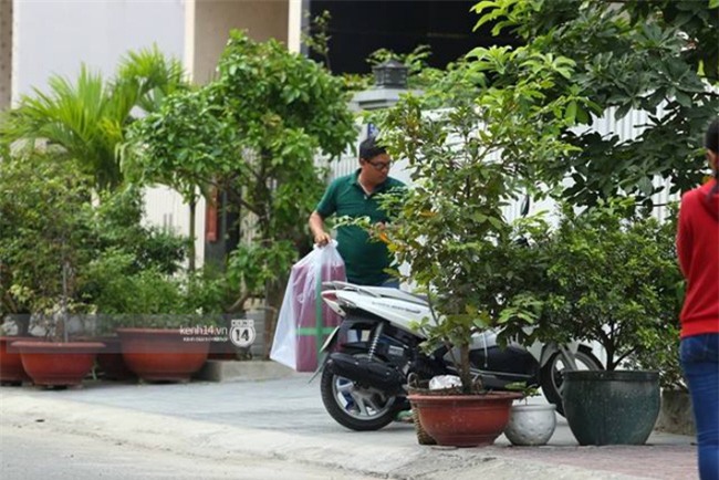 Cập nhật: Trấn Thành và Hari diện đồ đôi, đã có mặt tại nhà hàng tổ chức tiệc cưới - Ảnh 12.