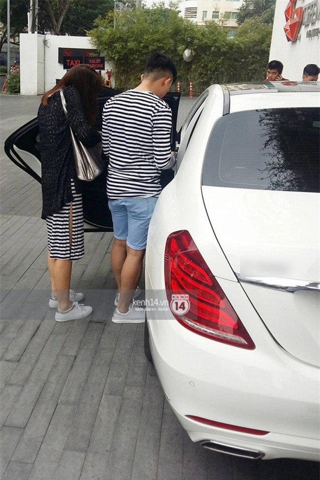 Cập nhật: Trấn Thành và Hari diện đồ đôi, đã có mặt tại nhà hàng tổ chức tiệc cưới - Ảnh 5.