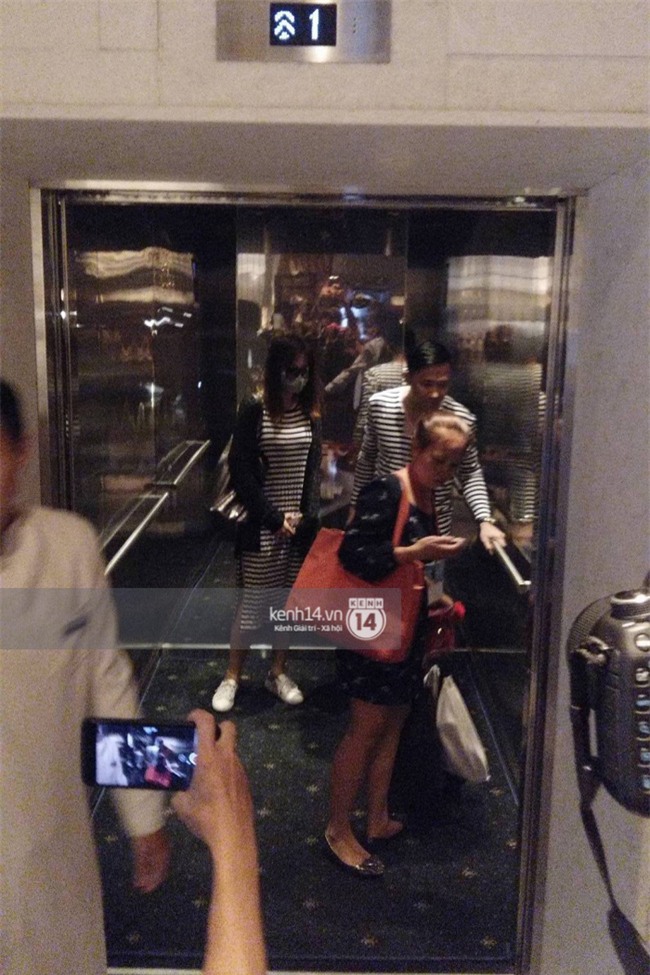 Cập nhật: Trấn Thành và Hari diện đồ đôi, đã có mặt tại nhà hàng tổ chức tiệc cưới - Ảnh 6.