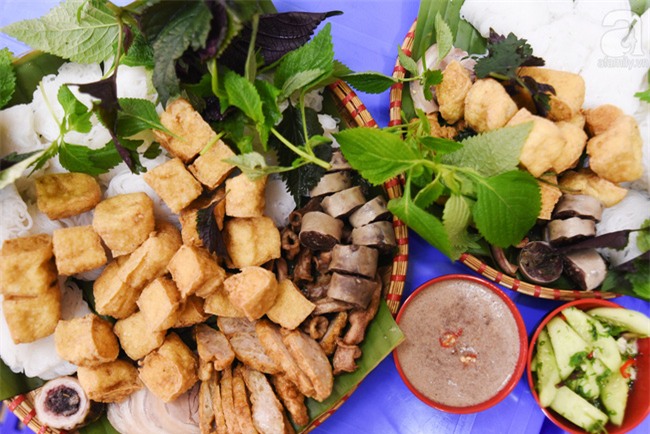 Lạ miệng món bún đậu mắm tôm hành phi trên phố Hoàng Cầu - Ảnh 1.