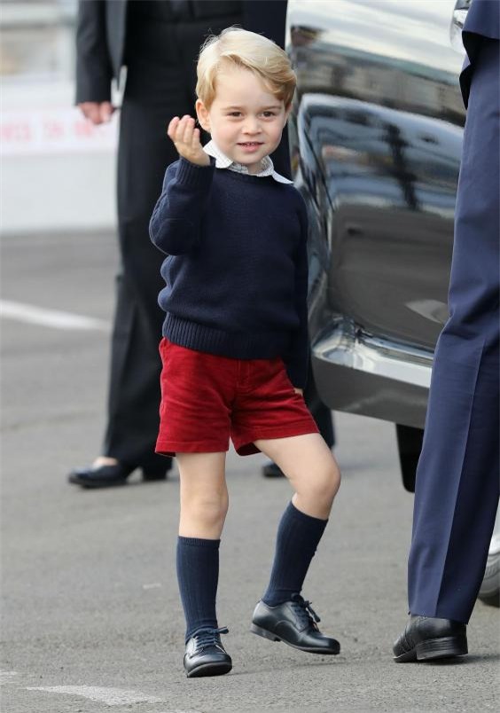 Vì sao Hoàng tử bé nước Anh luôn mặc quần soóc, kể cả vào mùa Đông lạnh giá? - Ảnh 3.