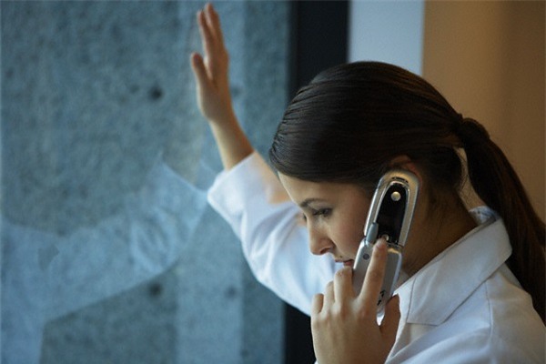 Choáng váng vì người giúp việc âm mưu muốn lên làm mẹ chồng - Ảnh 1.