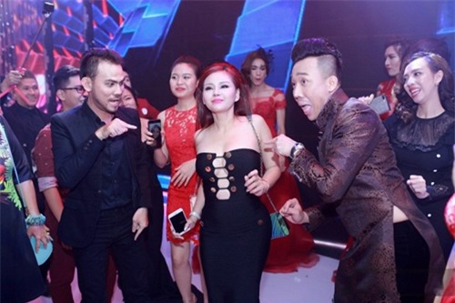 dam-cuoi-hari-won-blogtamsuvn3