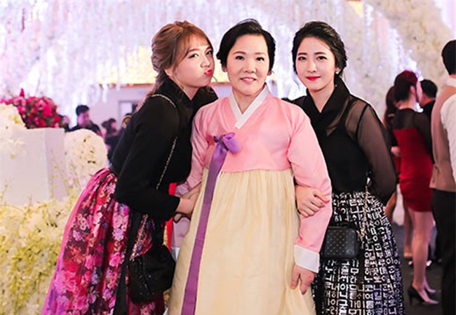 quy ong "phat them" 4 co em vo dep nhu tien cua tran thanh hinh anh 4