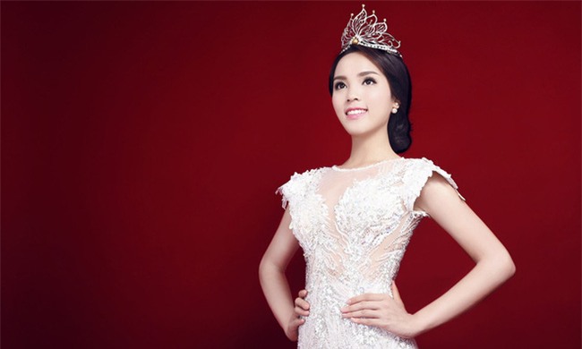 Không thể vừa đội vương miện vừa hút thuốc lá vừa hít bóng cười được, Kỳ Duyên ạ! - Ảnh 6.