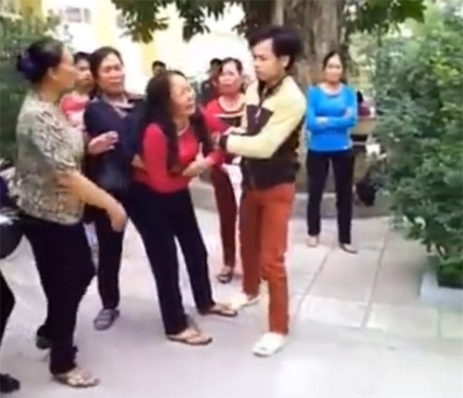 Bệnh viện xác định bé gái 3 ngày tuổi nặng 4,9kg tử vong vì viêm phổi sơ sinh do sặc sữa - Ảnh 2.