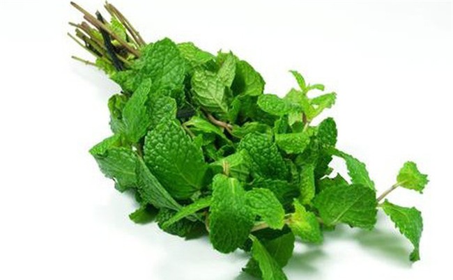 3 loại rau thơm quen thuộc gây yếu sinh lý ở nam giới