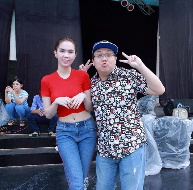 Ngoc Trinh trum khan khi den san khau tap kich hinh anh 2