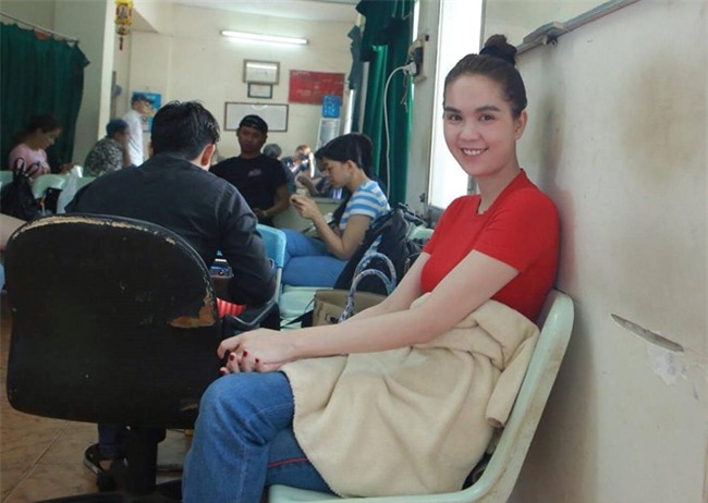 Ngoc Trinh trum khan khi den san khau tap kich hinh anh 6