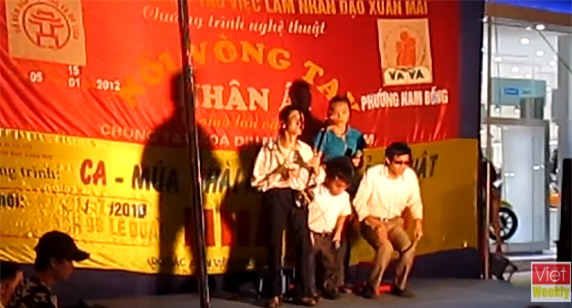Người khuyết tật đang bị lợi dụng và lạm dụng bởi các đoàn nghệ thuật? - Ảnh 4.