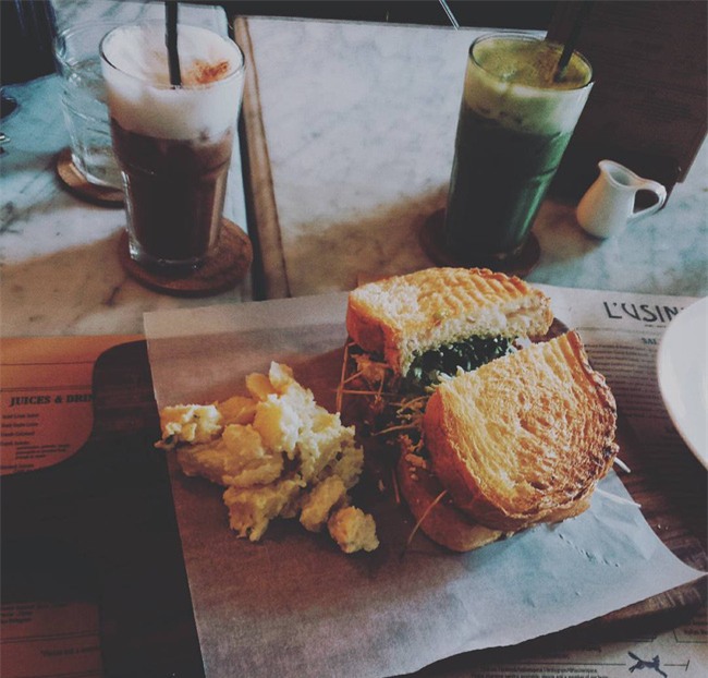 Tết dương lịch không đi đâu thì check-in ở 10 quán cà phê siêu xinh này nhé - Ảnh 22.