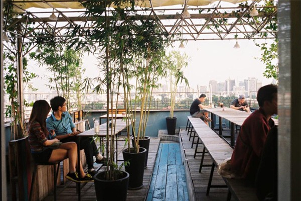 Tết dương lịch không đi đâu thì check-in ở 10 quán cà phê siêu xinh này nhé - Ảnh 38.