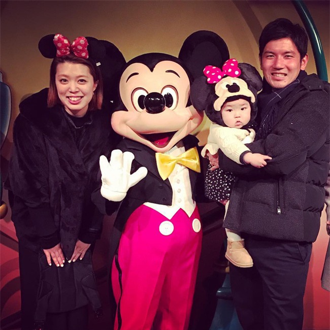 Chỉ là uống sữa thôi mà cô bé mắt một mí, má trái đào cũng đốn tim cư dân mạng - Ảnh 16.