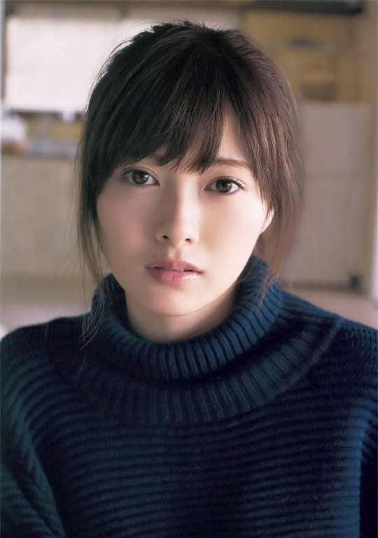 Sau tất cả, chỉ có tóc mái lưa thưa mới giúp các nàng hồi xuân - Ảnh 19.