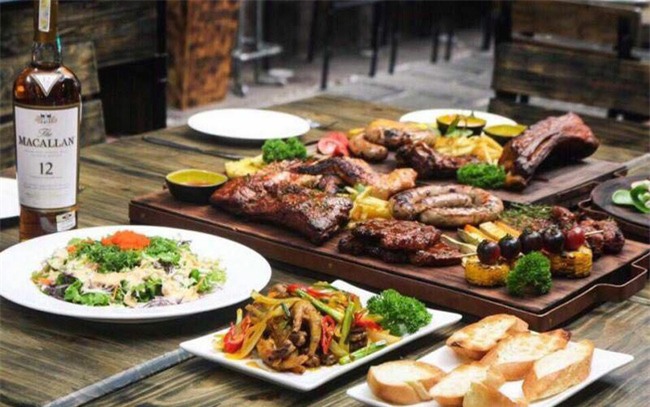 6 địa chỉ buffet ngon, đầy đặn giá dưới 350 nghìn để tụ tập cuối năm ở Hà Nội - Ảnh 10.