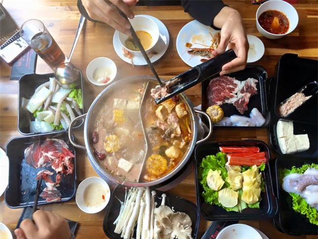 6 địa chỉ buffet ngon, đầy đặn giá dưới 350 nghìn để tụ tập cuối năm ở Hà Nội - Ảnh 7.