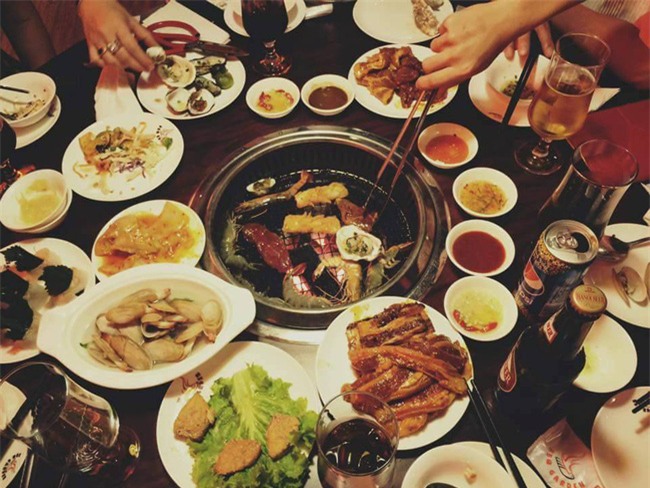 6 địa chỉ buffet ngon, đầy đặn giá dưới 350 nghìn để tụ tập cuối năm ở Hà Nội - Ảnh 13.