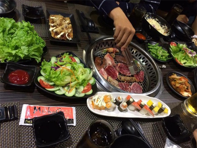 6 địa chỉ buffet ngon, đầy đặn giá dưới 350 nghìn để tụ tập cuối năm ở Hà Nội - Ảnh 16.