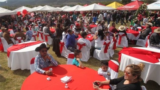 moi sinh nhat tren facebook, khong ngo hang nghin nguoi toi du hinh anh 5