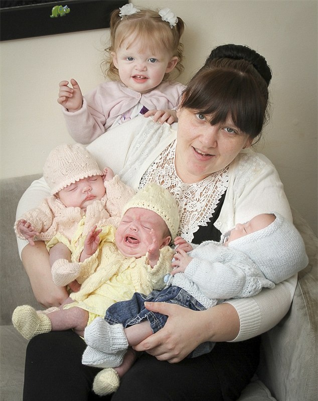 Kinh ngạc chuyện người mẹ sinh 4 con chỉ trong vòng 11 tháng - Ảnh 4.